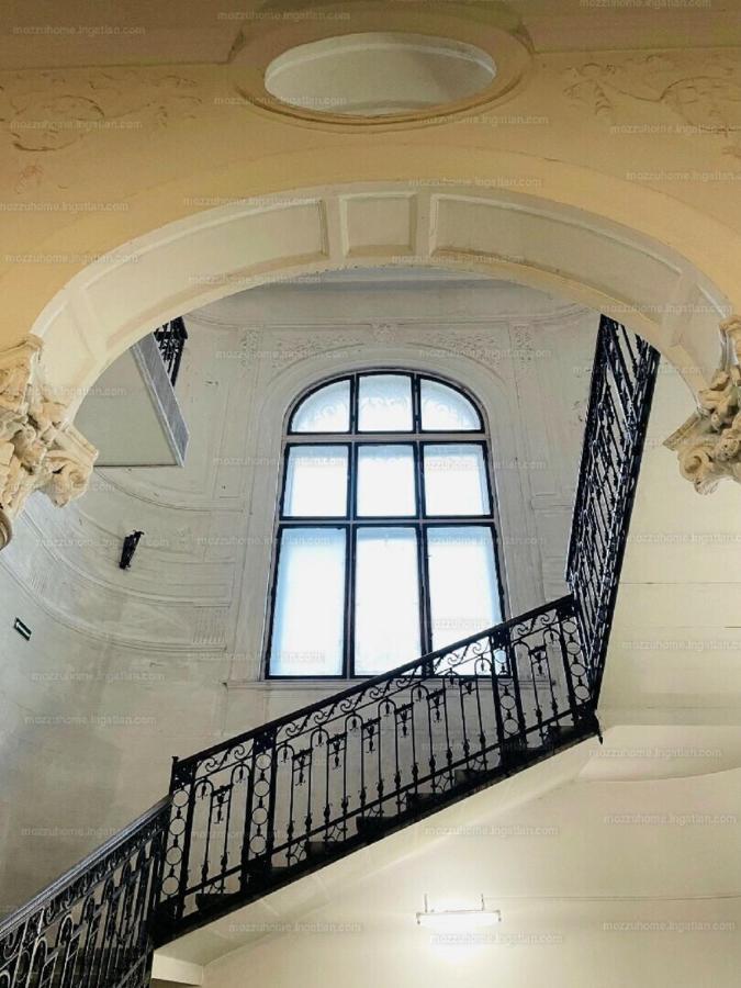 Bourgeois Elegance In The Heart Of Будапеща Екстериор снимка