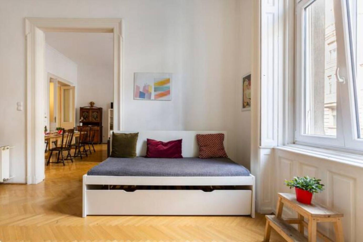 Bourgeois Elegance In The Heart Of Будапеща Екстериор снимка