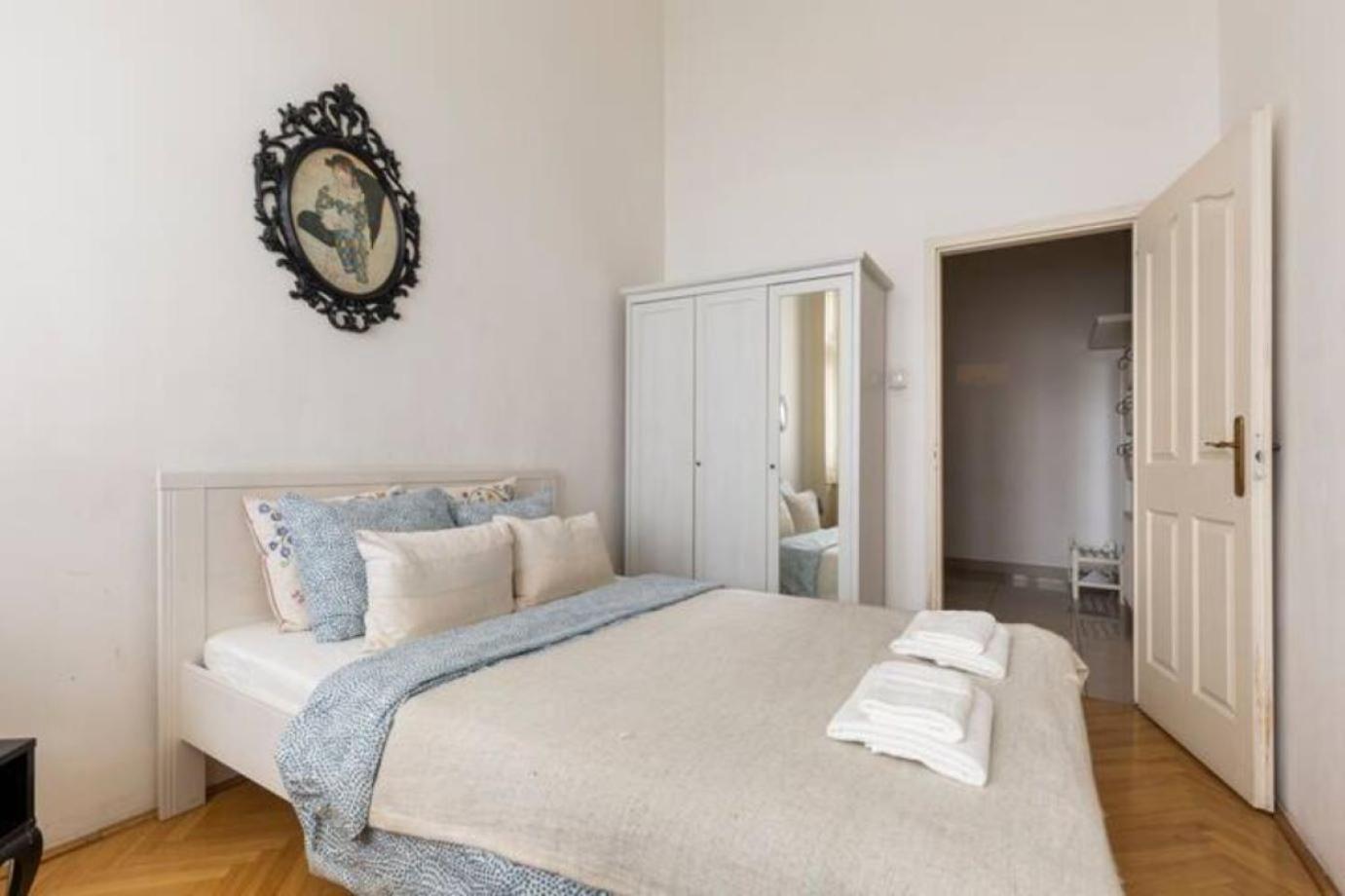 Bourgeois Elegance In The Heart Of Будапеща Екстериор снимка