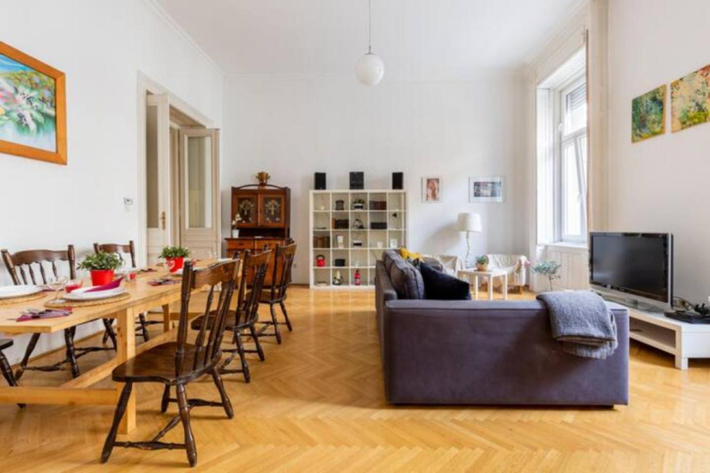 Bourgeois Elegance In The Heart Of Будапеща Екстериор снимка