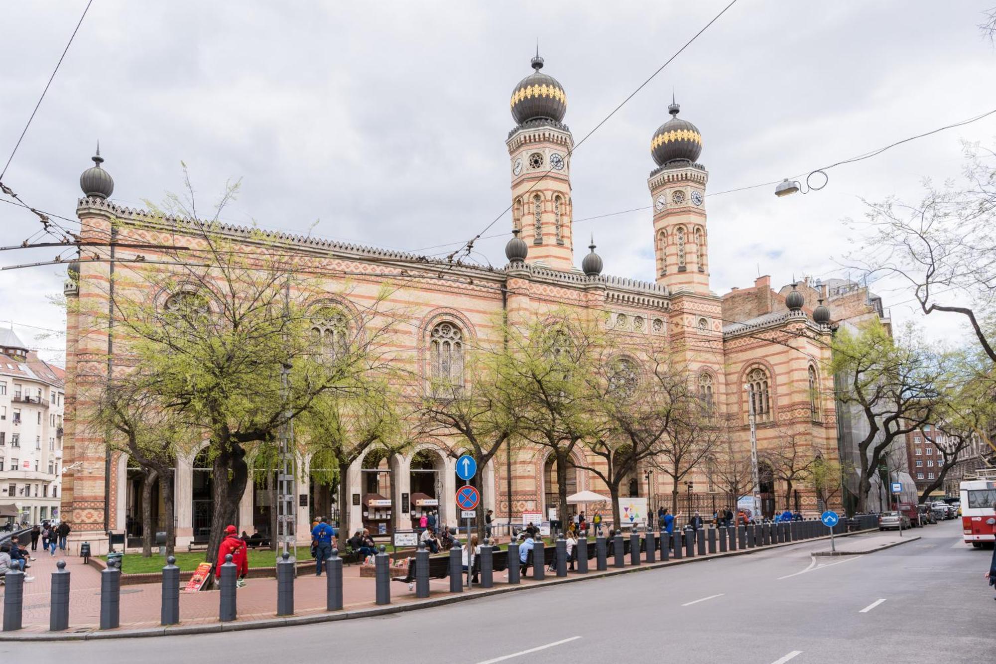 Bourgeois Elegance In The Heart Of Будапеща Екстериор снимка